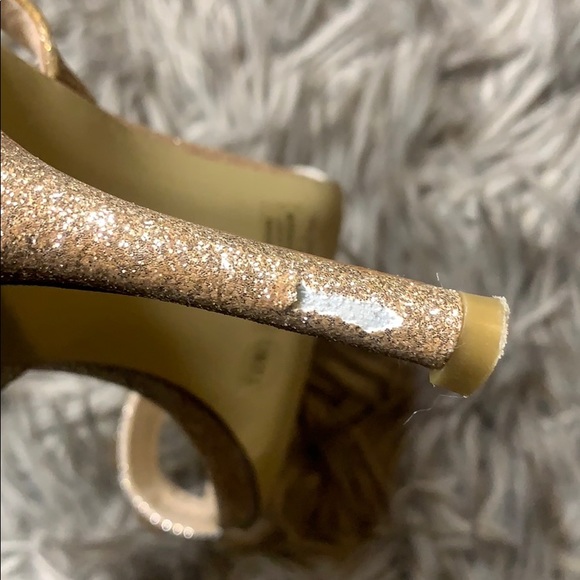 BCBGeneration Gold Heels - Picture 5 of 6